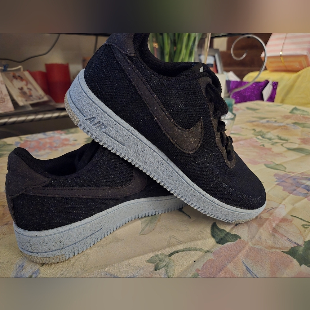 Nike Kids Black Sneakers with Light Gray Blueish Sole